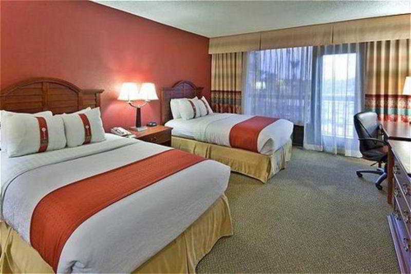 Holiday Inn Phoenix-Mesa Chandler By Ihg מראה חיצוני תמונה